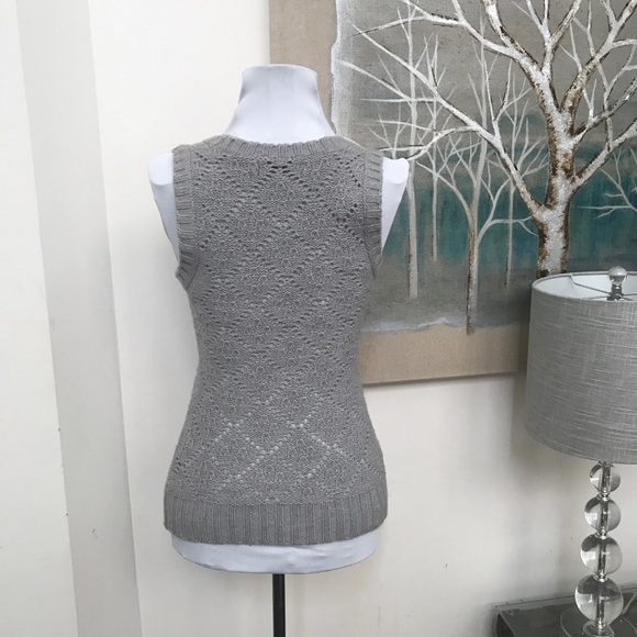 Express Beautiful Grey Sweater Vest - Picture 4 of 6